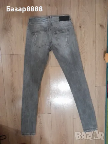 Дамски дънки, размер S, снимка 3 - Дънки - 48089214