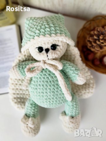 Ръчно плетена плюшена играчка Зайче в пижамка, Ръчно плетено зайче, подарък за бебе, снимка 6 - Плюшени играчки - 43683503