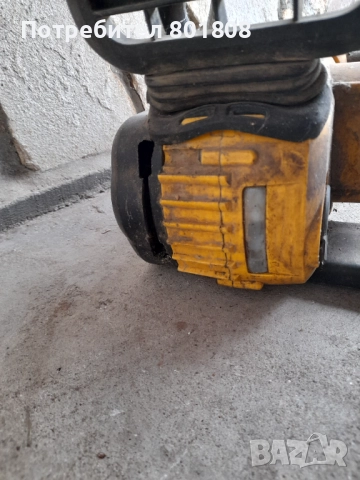 Акумулаторна резачка за дърва Dewalt DCM 575, снимка 6 - Моторни триони/резачки - 52645983