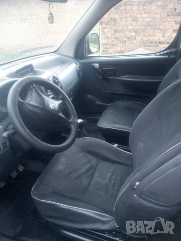 Пежо Партнер, снимка 4 - Автомобили и джипове - 52440563