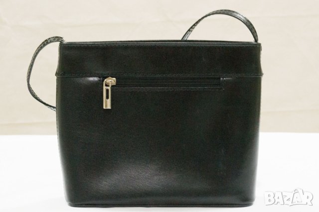 Черна дамска чанта с декоративен елемент Tina Panicucci, снимка 2 - Чанти - 43126324