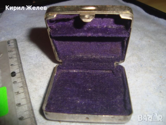 СТАРИННА МЕТАЛНА КУТИЙКА за БИЖУТА или ДРУГО с ПЛЮШ ОТВЪТРЕ РЯДКА ИЗРАБОТКА 30954, снимка 9 - Антикварни и старинни предмети - 38138852