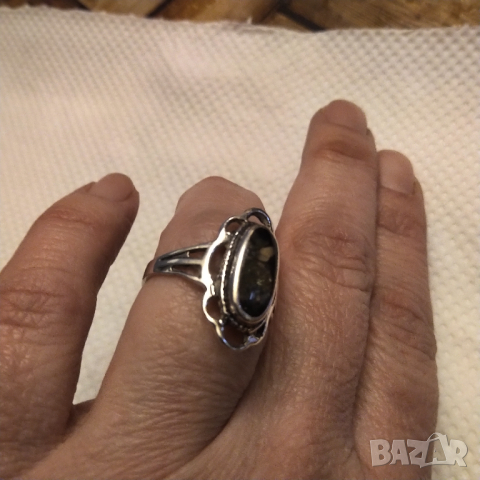 Авторски сребърен пръстен със зелен кехлибар , снимка 5 - Пръстени - 36523117