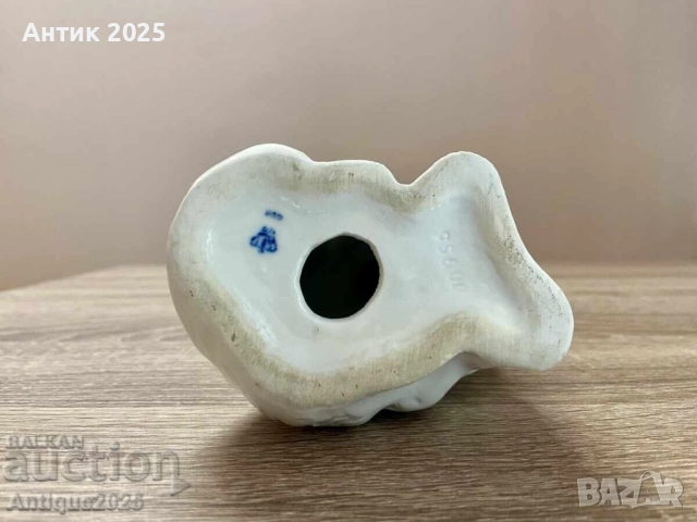 Порцеланова статуетка на куче, снимка 5 - Антикварни и старинни предмети - 51456902