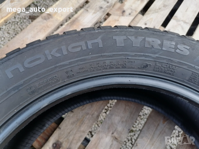 2 бр. Nokian 235/55R19 DOT 1823, снимка 3 - Гуми и джанти - 52698456