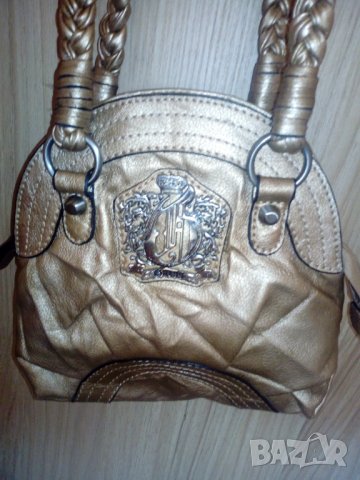 Малка, златиста дамска чанта Guess, снимка 2 - Чанти - 36915855
