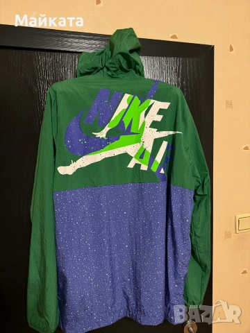 Уникална ветровка Nike air Jordan, снимка 2 - Спортни дрехи, екипи - 53208219