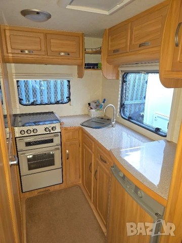 Каравана FLEETWOOD четири-пет местна , снимка 14 - Каравани и кемпери - 53031348