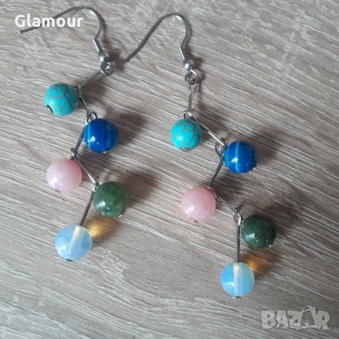 Висящи обеци с естествени камъни. 