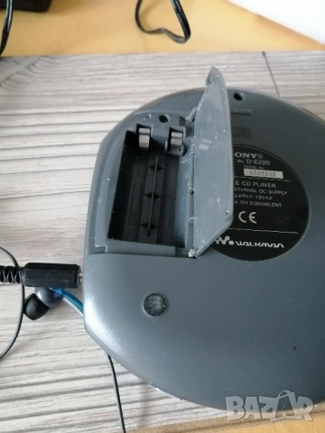 Дискмен SONY D-E220 CD Walkman, снимка 4 - Други - 52128402