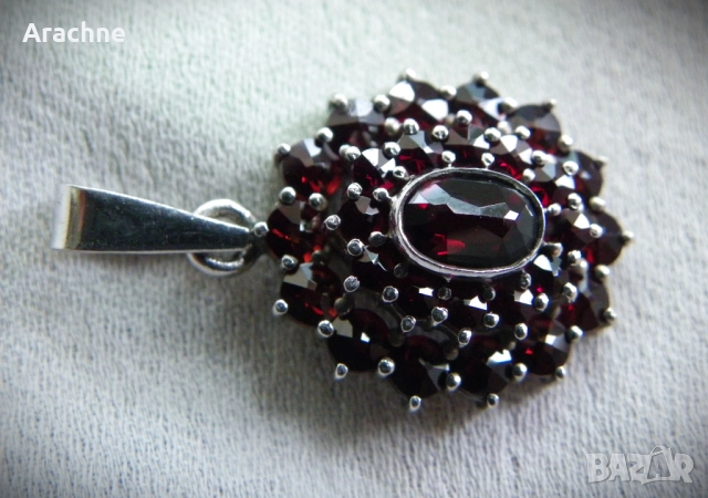 Марокански сребърен медальон с гранати, снимка 2 - Колиета, медальони, синджири - 51778962