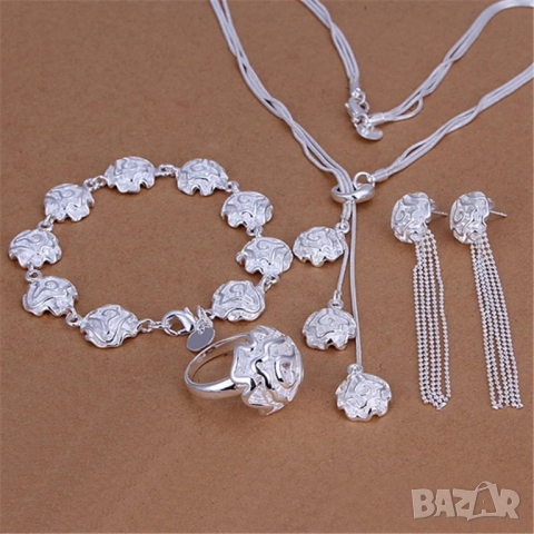 Сребърен комплект рози