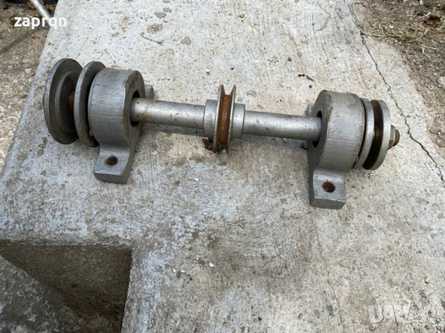 Ос със лагерни черупки за шмиргел