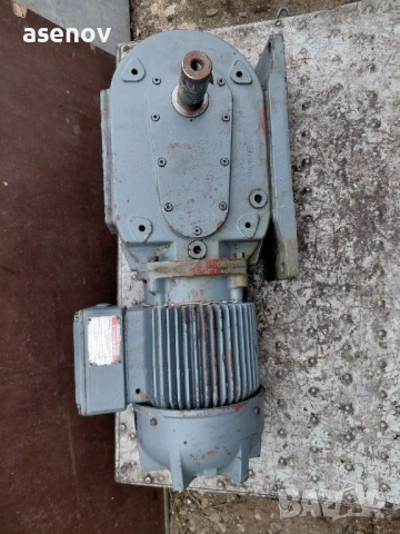 редуктор- двускоростен, снимка 2 - Електродвигатели - 53204887