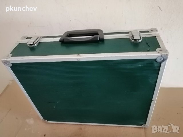 Куфар за техника или инструменти 