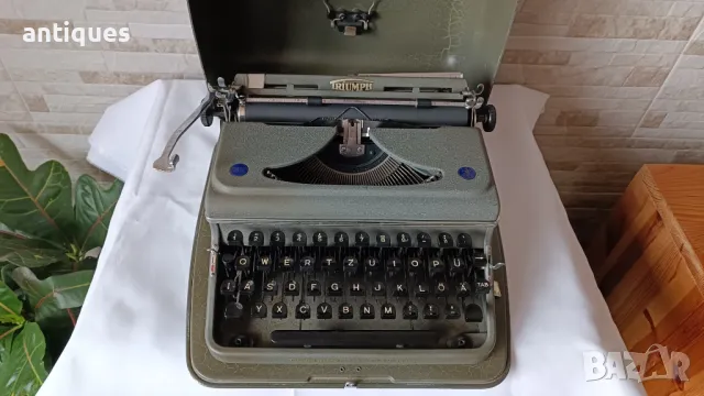 Стара пишеща машина TRIUMPH Perfekt - Germany - 1940" година, снимка 3 - Антикварни и старинни предмети - 50068408