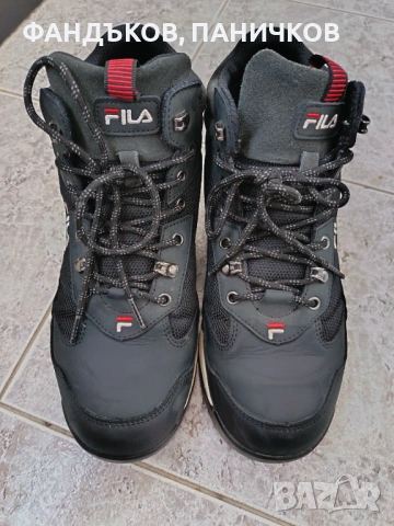 Продавам много запазени оригинални кецове FILA, номер 42 