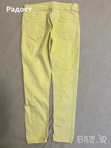 Жълт панталон от еластична материя., снимка 2 - Панталони - 51278178