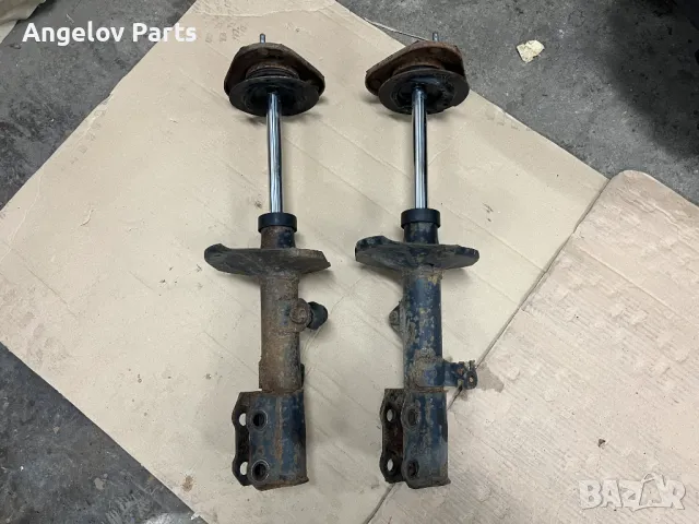 Предни амортисьори за Toyota Corolla Verso 2003 г.