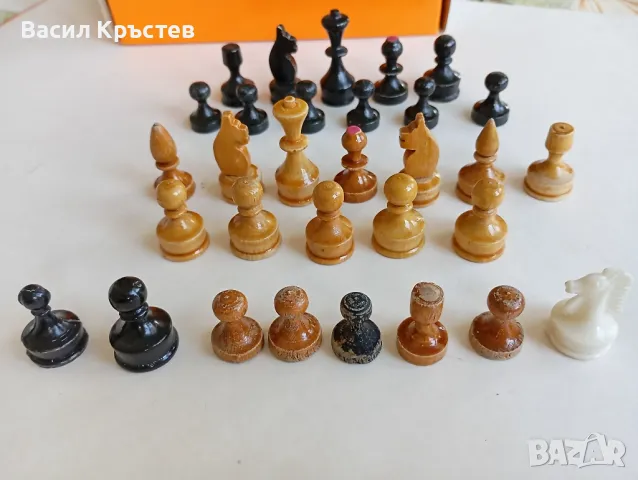 Дървени и бакелитени фигури за Шах - малки и големи, снимка 1