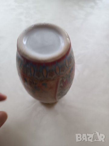 Китайска ваза с красиви орнаменти, снимка 8 - Вази - 39441236