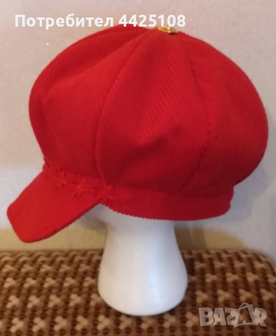 Червен дамски каскет , снимка 2 - Чанти - 52187806