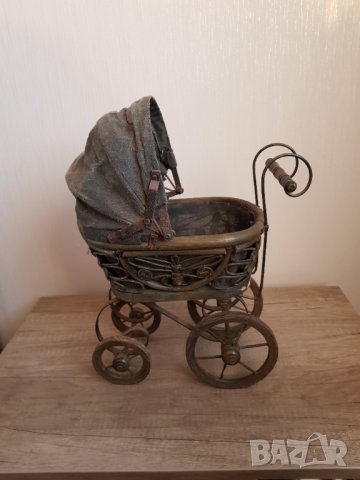 Ретро бебешка количка за кукли, снимка 1 - Антикварни и старинни предмети - 43466729