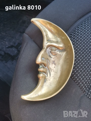 Стара бронзова луна