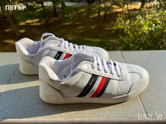 Сникърси Tommy Hilfiger, снимка 3 - Дамски ежедневни обувки - 48219703