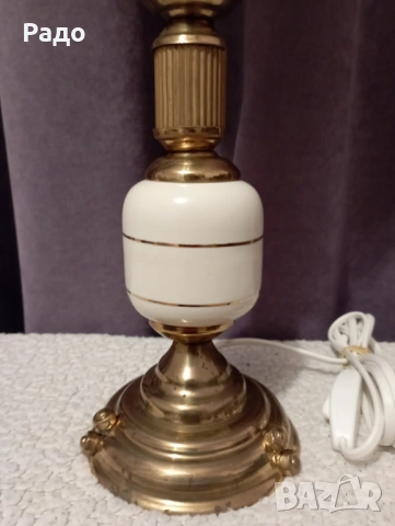 Комплект от две порцеланови лампи с бели стъклени абажури, снимка 3 - Настолни лампи - 52035605