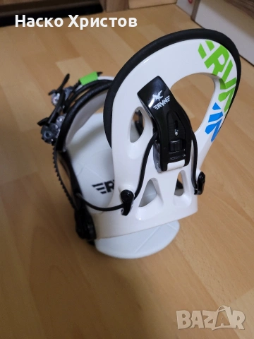 Чисто Нови Сноуборд Автомати Raven S250, снимка 12 - Зимни спортове - 53563490