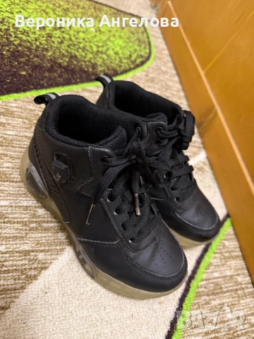 Детски сникърси на Skechers 33 номер, снимка 4 - Детски маратонки - 53249272