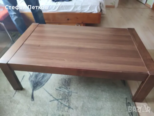 Продавам холна маса за кафе с размери 170 х 70 см., височина 37 см.