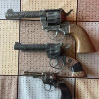 Стари  детски револвери , снимка 1 - Колекции - 40241043