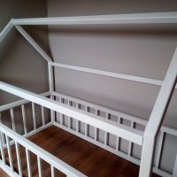 Детско легло тип къщичка, снимка 1 - Мебели за детската стая - 33674289