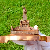Меден пепелник с монумента Niederwald-Denkmal. , снимка 9 - Статуетки - 33437318