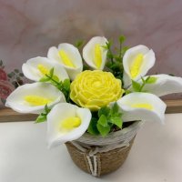 цветя от ароматен глицеринов сапун и Българска роза , снимка 4 - Изкуствени цветя - 43397023