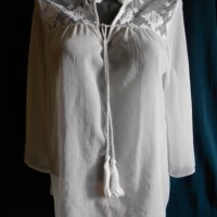 Красива бяла блуза, снимка 2 - Ризи - 36752528