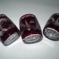 Три Стари кристални чаши червен кристал , снимка 3 - Антикварни и старинни предмети - 40039952