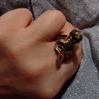 Искрящ пръстен-змия, нов 💥, снимка 2 - Колиета, медальони, синджири - 32713648