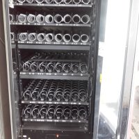 Вендинг автомат за пакетирани стоки, кенове и бутилки, снимка 3 - Вендинг машини - 43506884