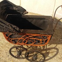 Ретро бебешка количка за кукли, снимка 1 - Антикварни и старинни предмети - 42933953