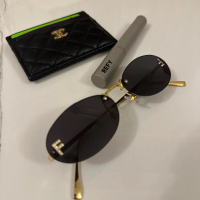 Най - хитовия модел слънчеви очила овал / елипса FF Fendi с камъчета, снимка 1 - Слънчеви и диоптрични очила - 44930832