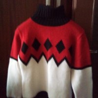 Трицветен пуловер с висока яка , снимка 1 - Пуловери - 43464154