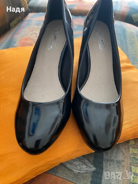 Дамски лачени обувки -38 номер с ток, снимка 1