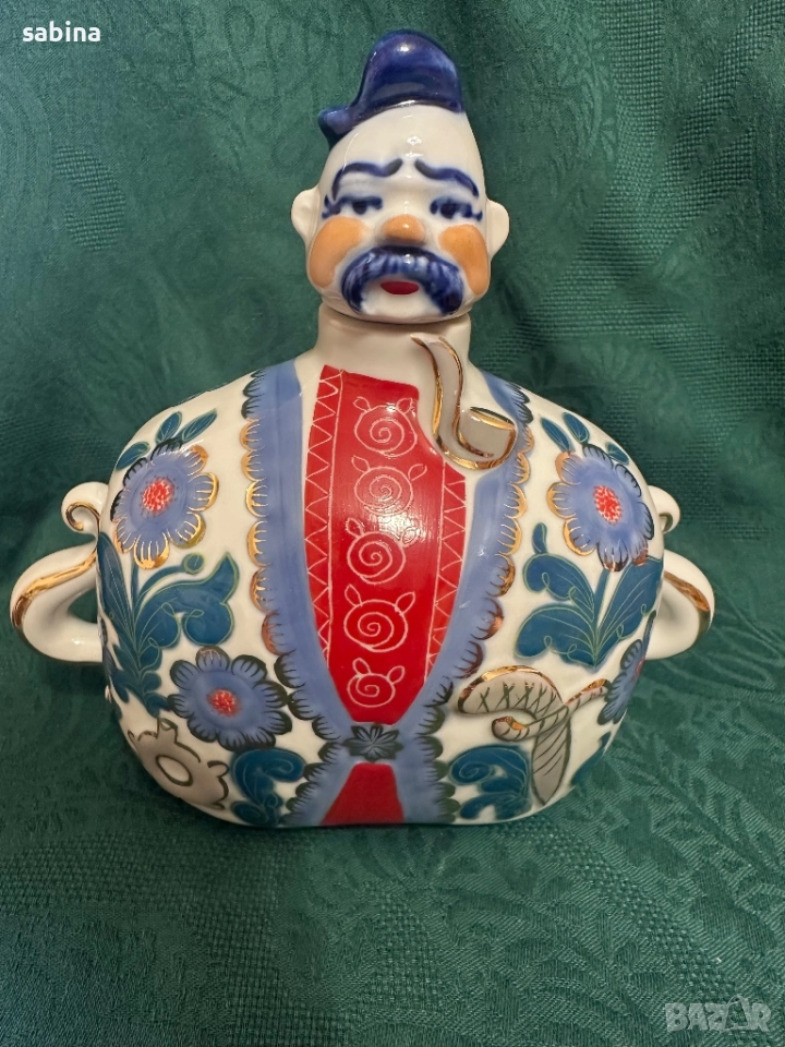 Рядка неизползвана нова порцеланова бутилка/гарафа „Казак с лула“, производство на Коростен, СССР, снимка 1