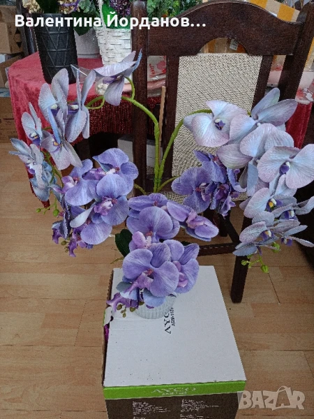 реалистични изкуствени орхидеи в керамична кашпа , снимка 1