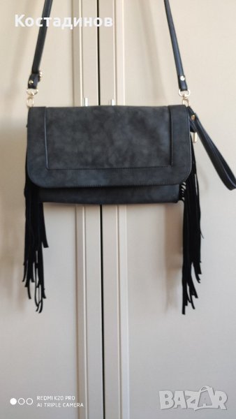 Черна дамска чанта с ресни, снимка 1