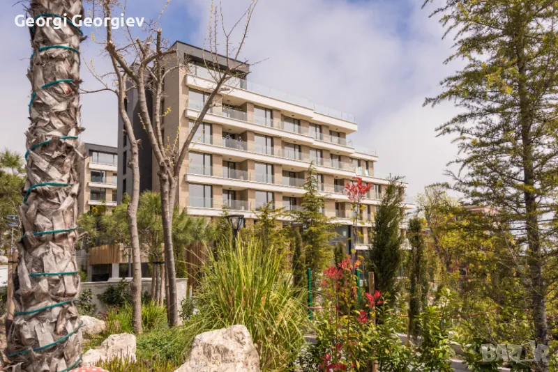 Луксозен Апартамент с Паркомясто на 5 мин от плаж в Константин и Елена, снимка 1