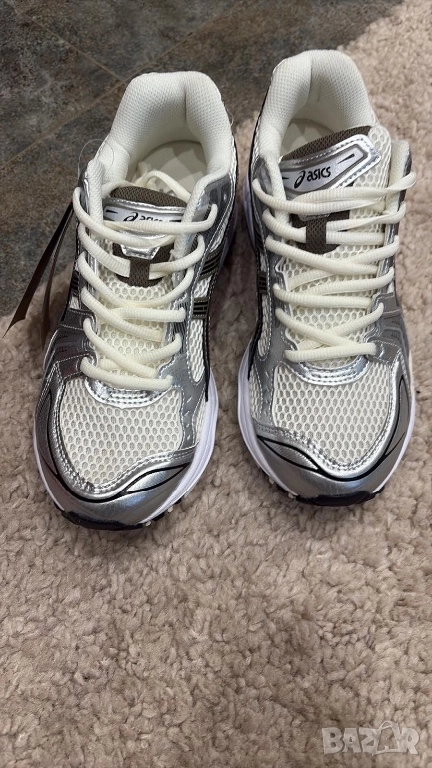 Дамски маратонки asics, снимка 1